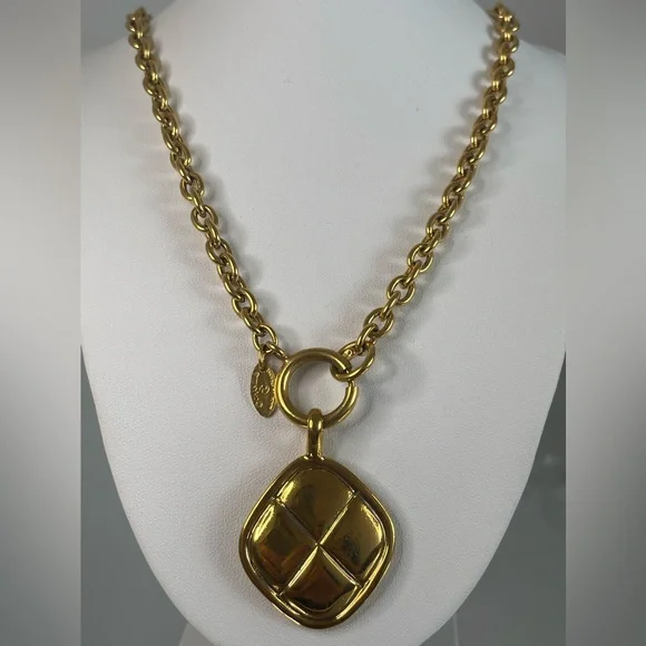 Chanel Necklace - Picture 9 of 9